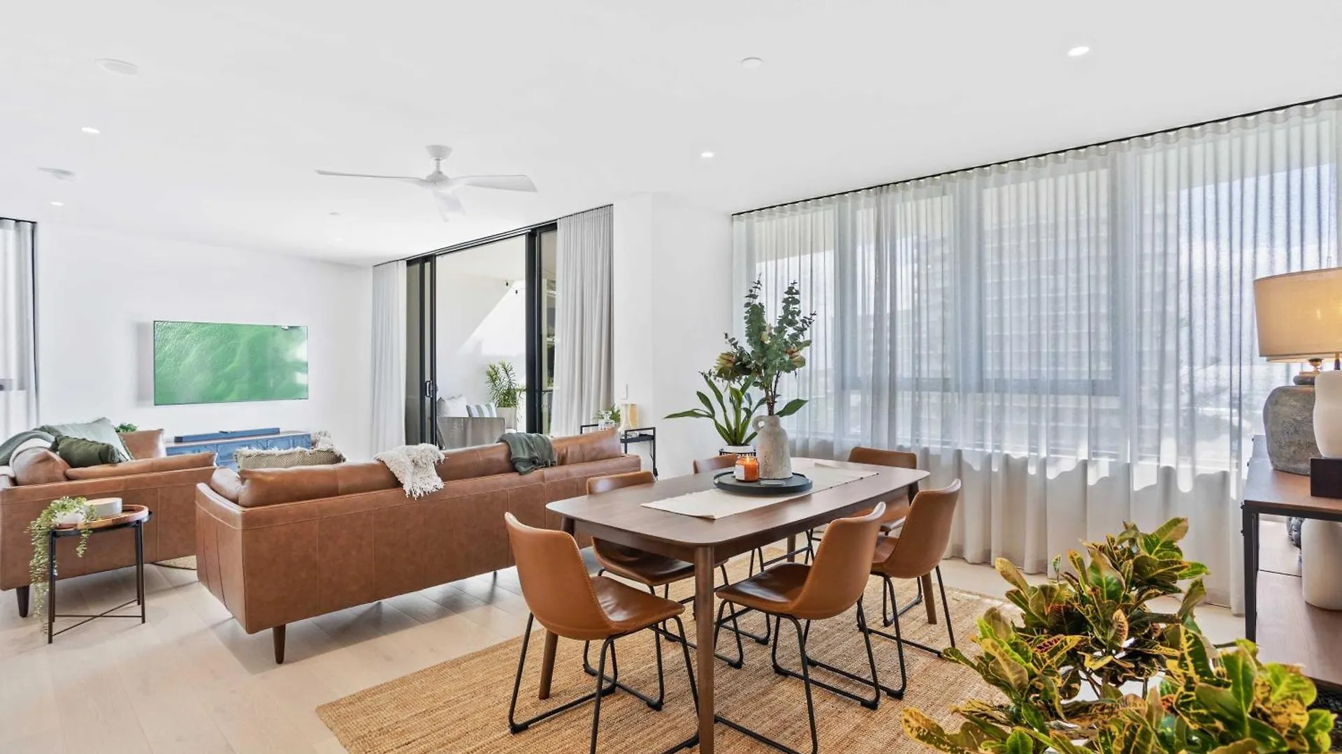 Luxe Oceanview Apartment In Palm Beach Gold Coast