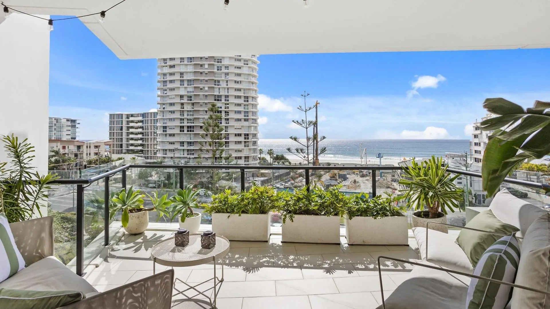 Luxe Oceanview Apartment In Palm Beach Gold Coast 0*,  Australia